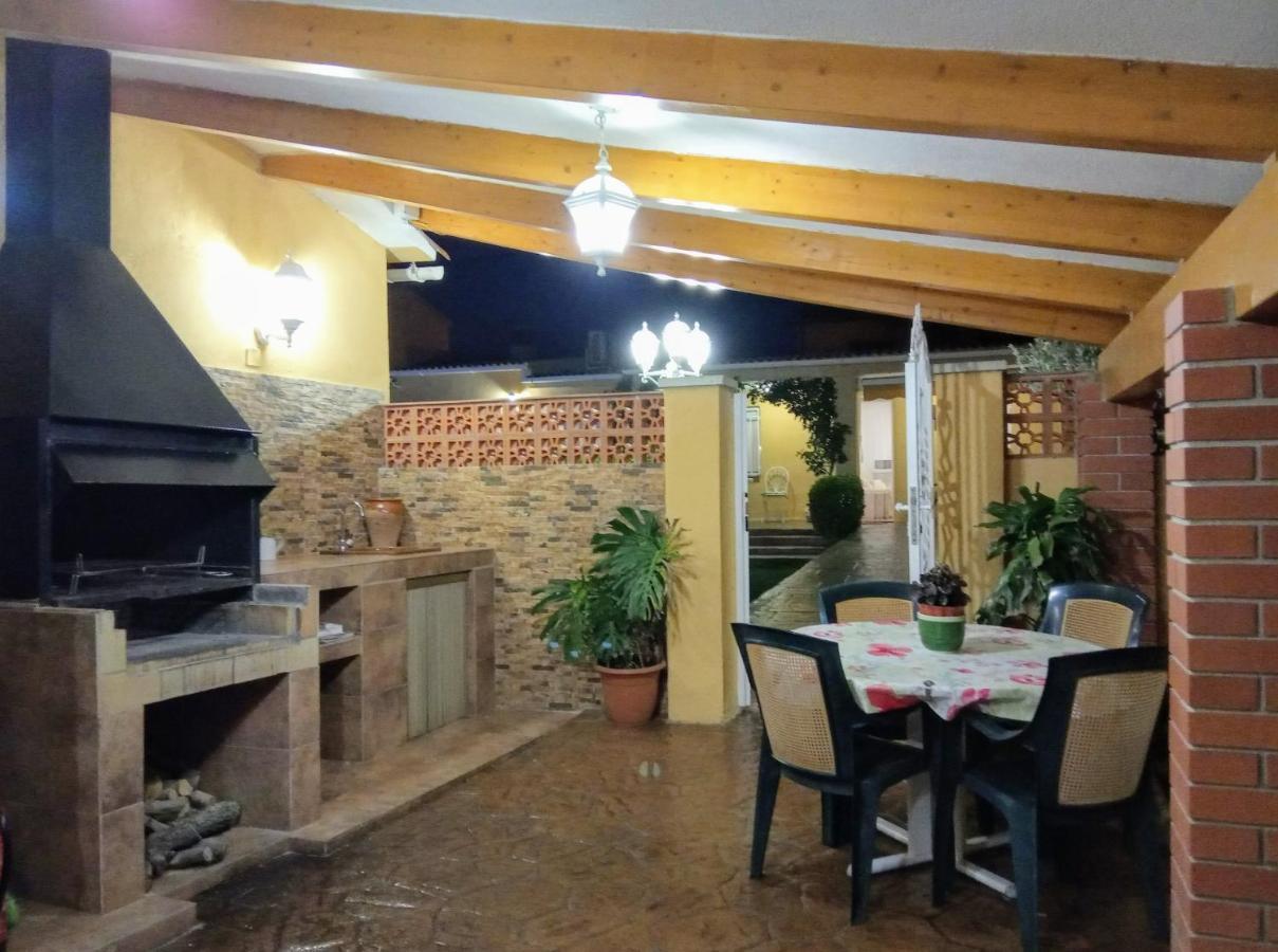 Chalet Con Piscina Privada Y Barbacoa Villa Tarragona Ngoại thất bức ảnh